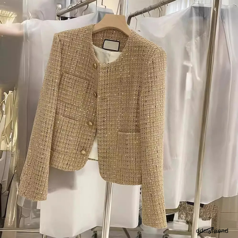 Designer's New Clothing Style Exudes A Unique, High-End Elegant Charm. It's Super Good-Looking And Fashionable. Short Coat For Ladies. Free 