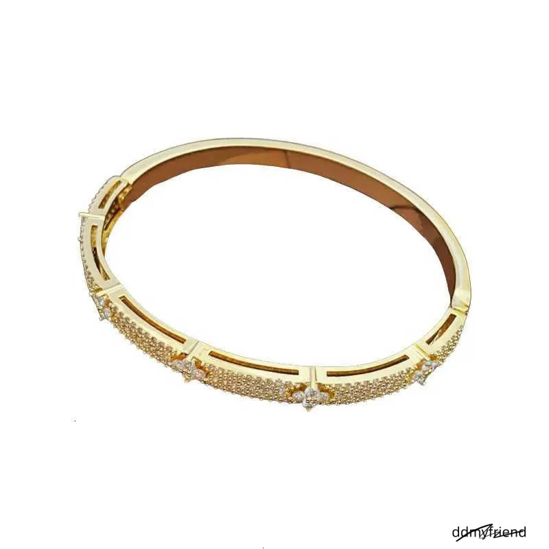 Shiny Full Four-Leaf Flower Design Open Bracelet For Women Premium Wedding Party Jewelry Birthday Gift G250820ak ddmyfriend