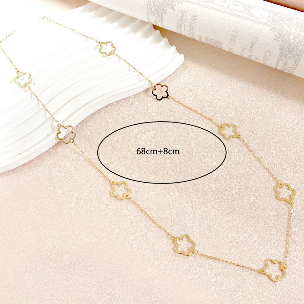 Fashion Simple Lucky Necklace Long Hollow Five-Leaf Flower Neck Jewelry for Women Daily Wear