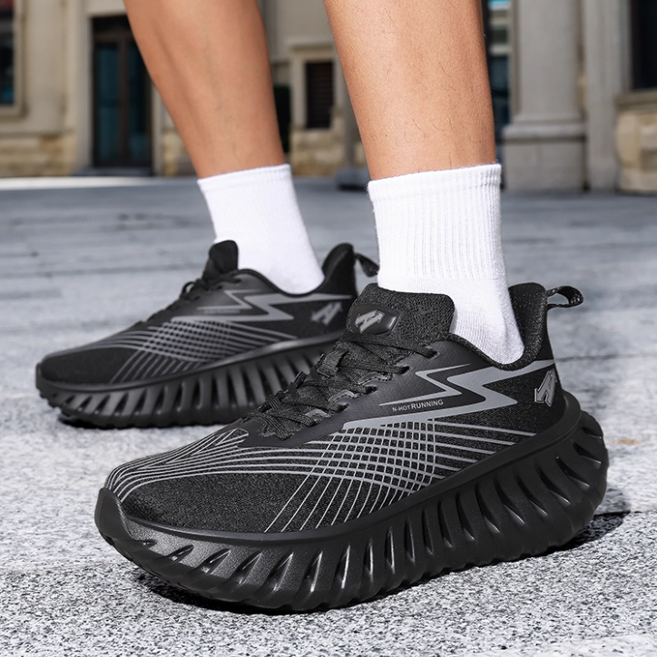 Designer Lightweight Breathable 2025 New Summer Mesh Soft Sole Non-Slip Running Unisex Sports Casual Shoes