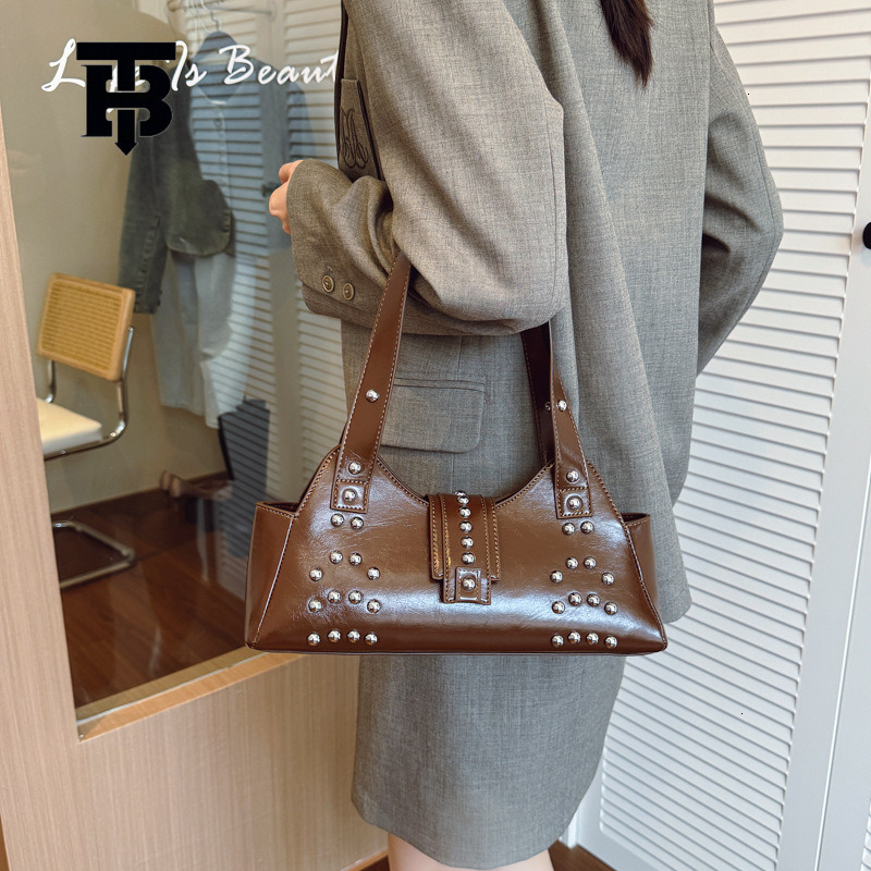 Designer Bag French Niche Underarm Bag Luxury Bag 2025 Winter New Style Personality Women's Fashion Trendy Commuter Single Shoulder Crescent Bag