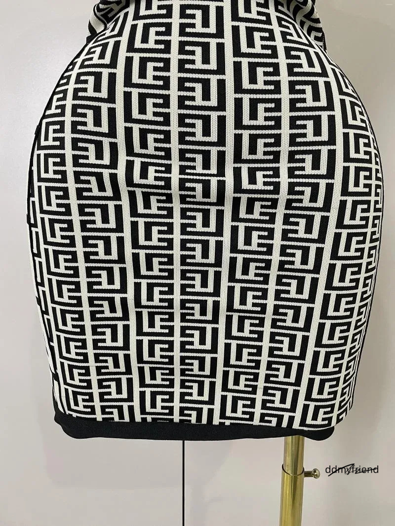 Casual Dresses High Quality 2025 Women Sexy Jacquard Slash Neck Off Shoulder Bodycon Mini Bandage Dress Elegant Evening Birthday Party ddmyfriend