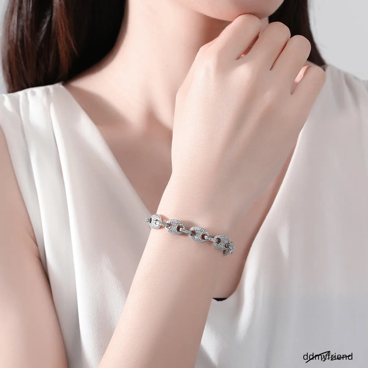 Full Dia Copper Micro-Inlaid Zirconia Hand European Designer Madam Bracelet And American High-End Niche Trade Cross-Border Jewelry Factory ddmyfriend