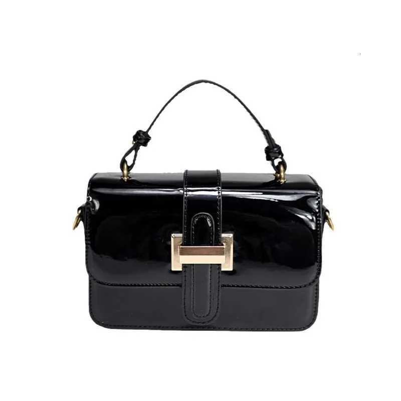 Small Square Bag with Highend Design and Glossy Finish for Women 2024 New Stylish and Versatile Single Shoulder Crossbody BagXJ250918