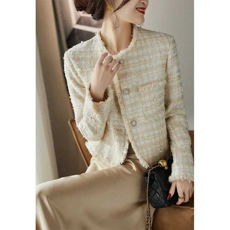 2025 French Style Springautumn Women Highend Pearl Wool Tweed Short Jacket Tweed Cropped Top Womens Clothing Office Lady Z250918
