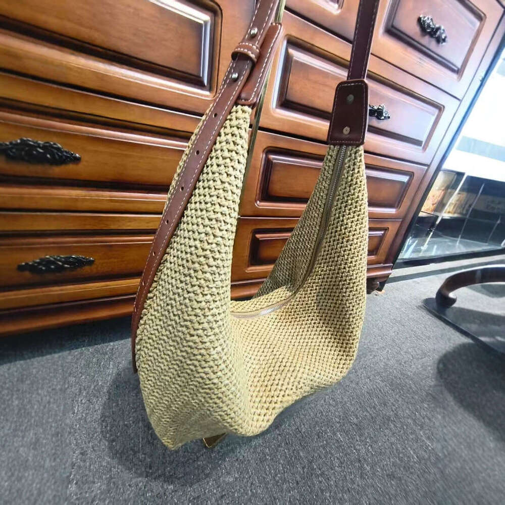 Hand-Woven Dumpling New Cowhide Crossbody Women's Casual Vacation Style Beach Straw Bag B5