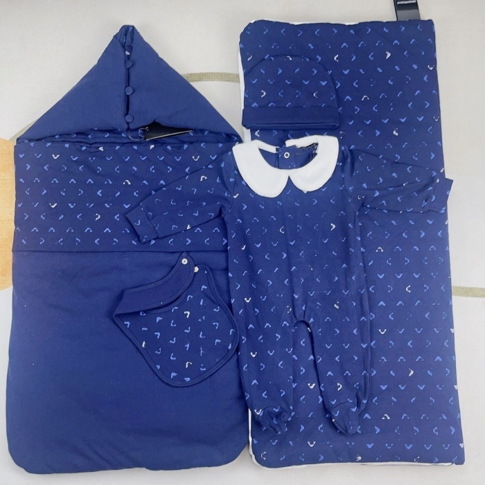 New baby one-piece sleeping bag set including a hood and a bib, featuring a designer design for both boys and girls in long-sleeved style.size52cm-80cm a9
