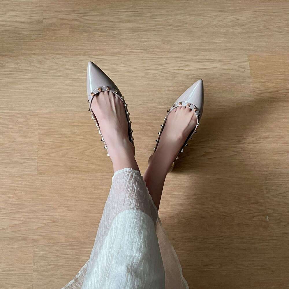 Pointed Toe Studded ~ Height Increasing 5cm French Style Shallow Mouth Soft Patent Leather Elegant Commuter Versatile Hidden Heel Shoes for Women