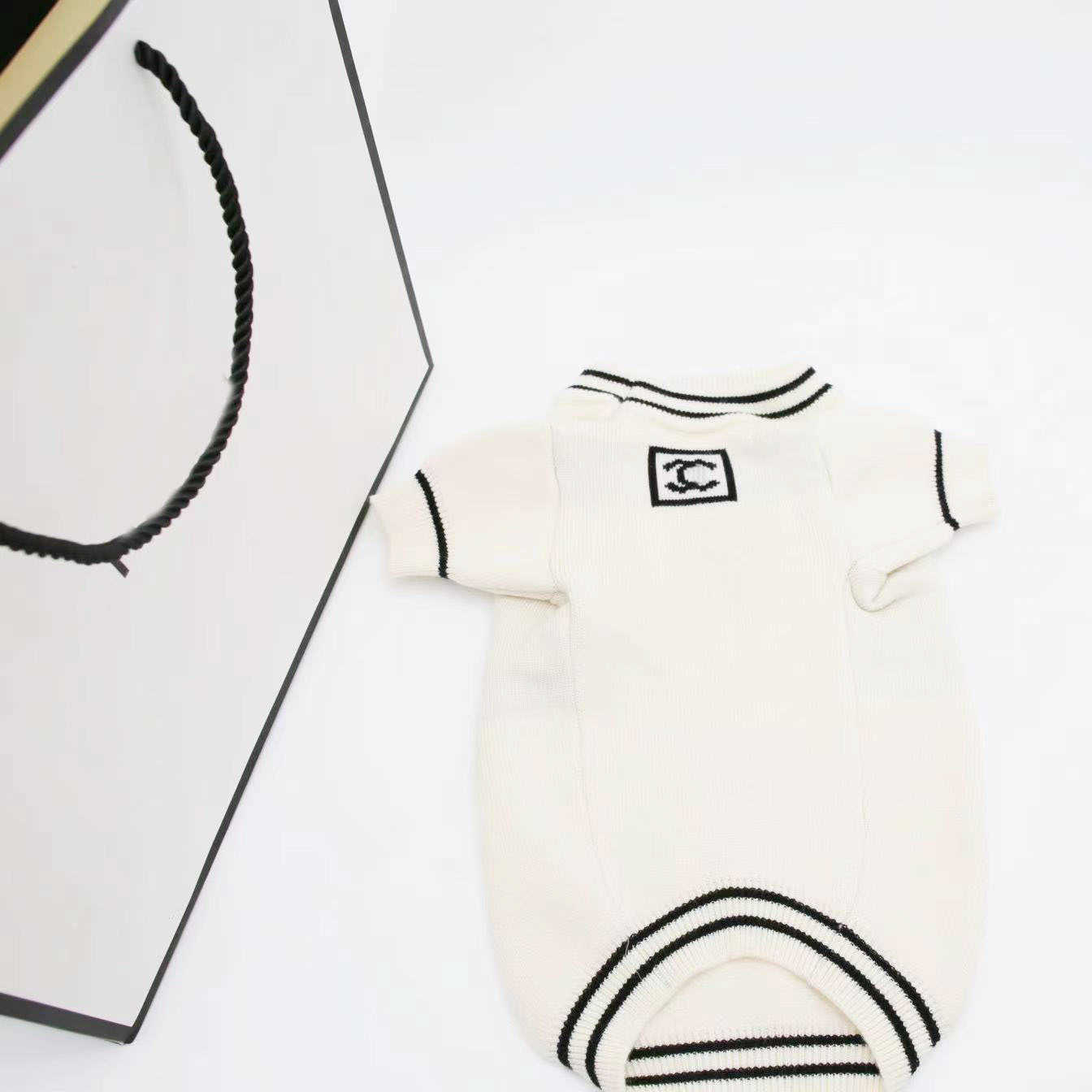 New autumn and winter dog sweater knitting Xiaoxiang pet clothes Teddy cat Chenery Bomei Chai dog trend S25911