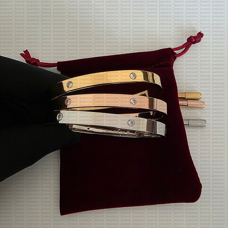 Classic Love Bracelet With Accessories Designer Bracelet 18K Gold Bracelet for Women Mens Bracelet Designer Jewelry