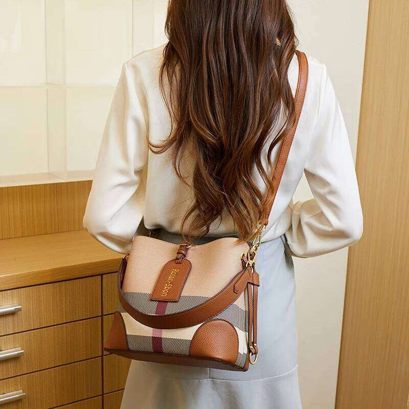 Women's Crossbody 2025 New Checkered Premium Handbag Single Shoulder Fashion Leather Bucket Bag