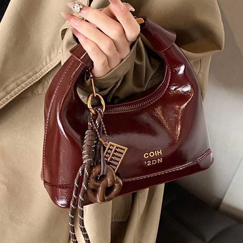 Vintage classic style solid color handbag niche design fashionable and beautiful crossbody bag simple and exquisite casual baXJ250918