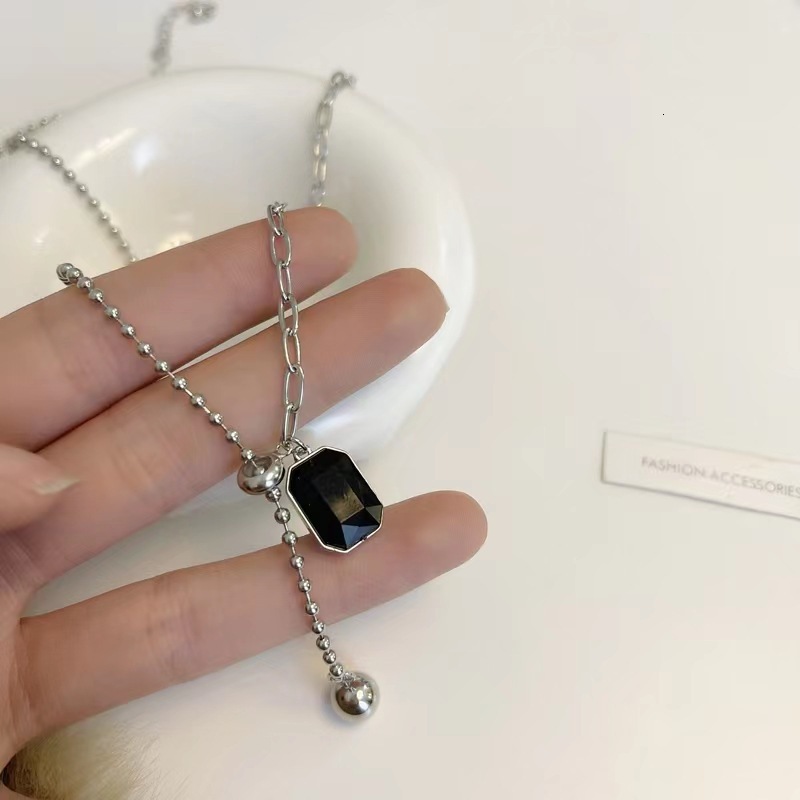 Titanium Steel Black Geometric Pendant Necklace Ins Hip Hop Light Niche Splicing Clavicle Chain Pull-out Round Bead Choker for Women