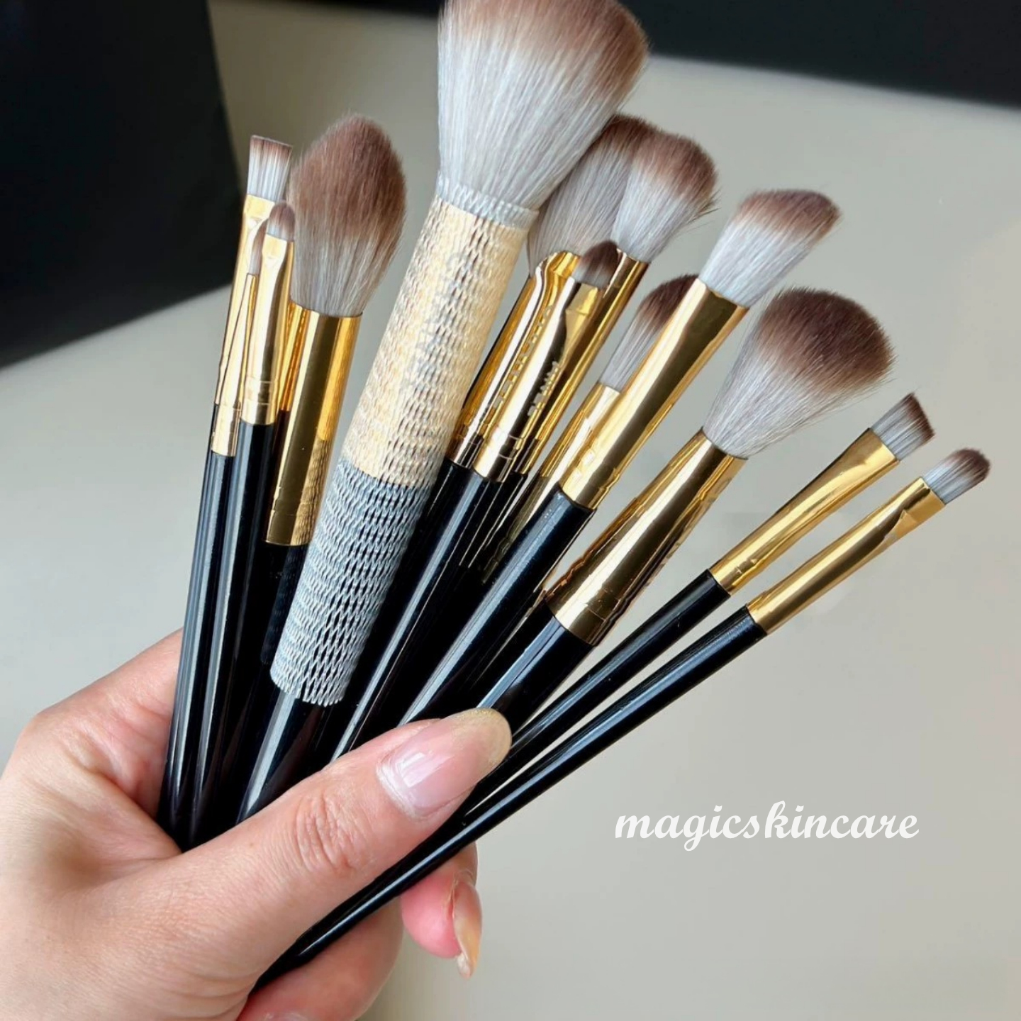 2026 New 14pcs Makeup Brushes Set Brand Foundation Highlight Nose shadow Eyebrow Liner Lip Powder Brush Tools