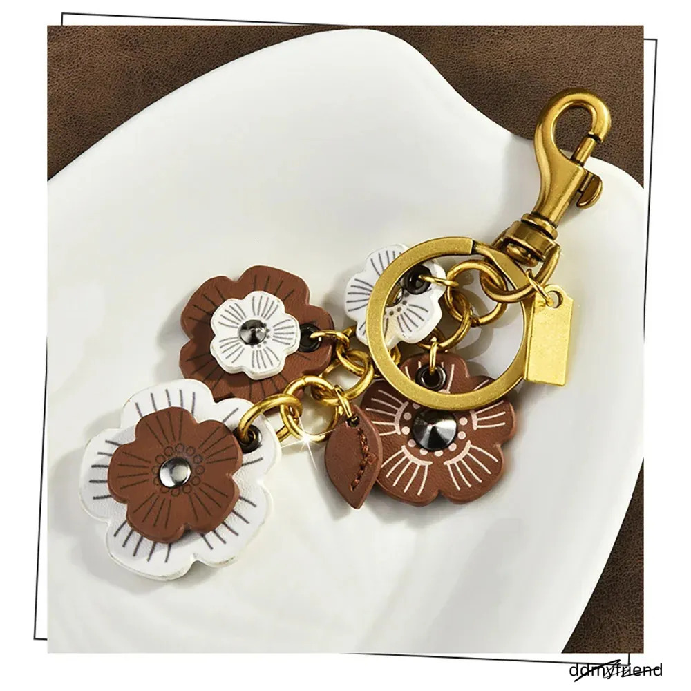 Retro Elegant Flower Keychain Suitable For Women Bag Charm Car Key Mobile Phone Chain Exquisite Gift Memento 250430 ddmyfriend