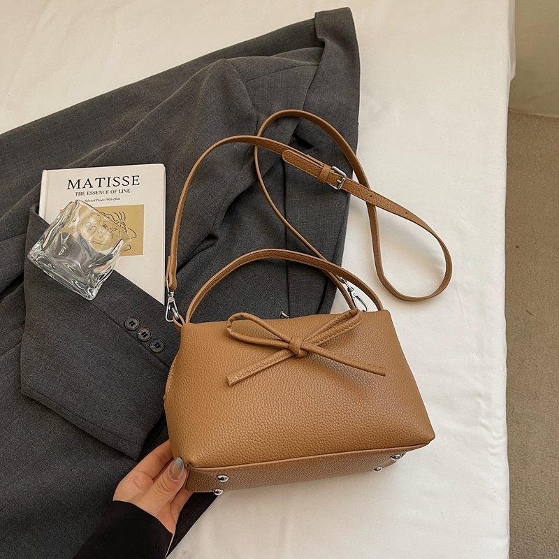 2025 New Women's Fashion and Leisure Large Capacity Handbag, Lightweight Crossbody Bag, High Quality Multi functional Handbag for Daily Commuting