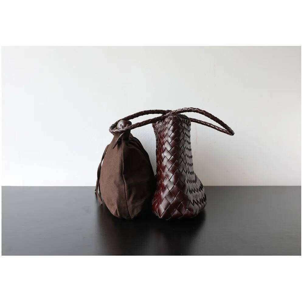 Niche Light High-End Sense First-Layer Cowhide Vegetable Basket Handmade Retro Versatile Portable Underarm Bag