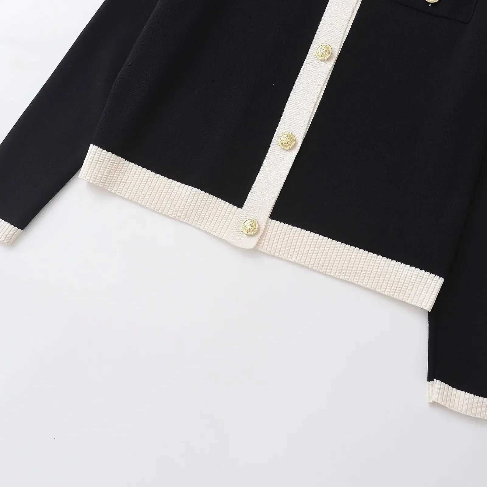TRAFSHE Autumn Womens Wear Gold breasted Long Sleeve Black and White Round Neck Knitted Cardigan Sweater Coat 1822106 Z250918