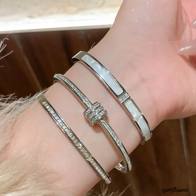 High-End Full Dia For Women 2025 Designer Wedding Rings Hot-Selling Sier Titanium Steel Bracelet New Couple Jewelry ddmyfriend