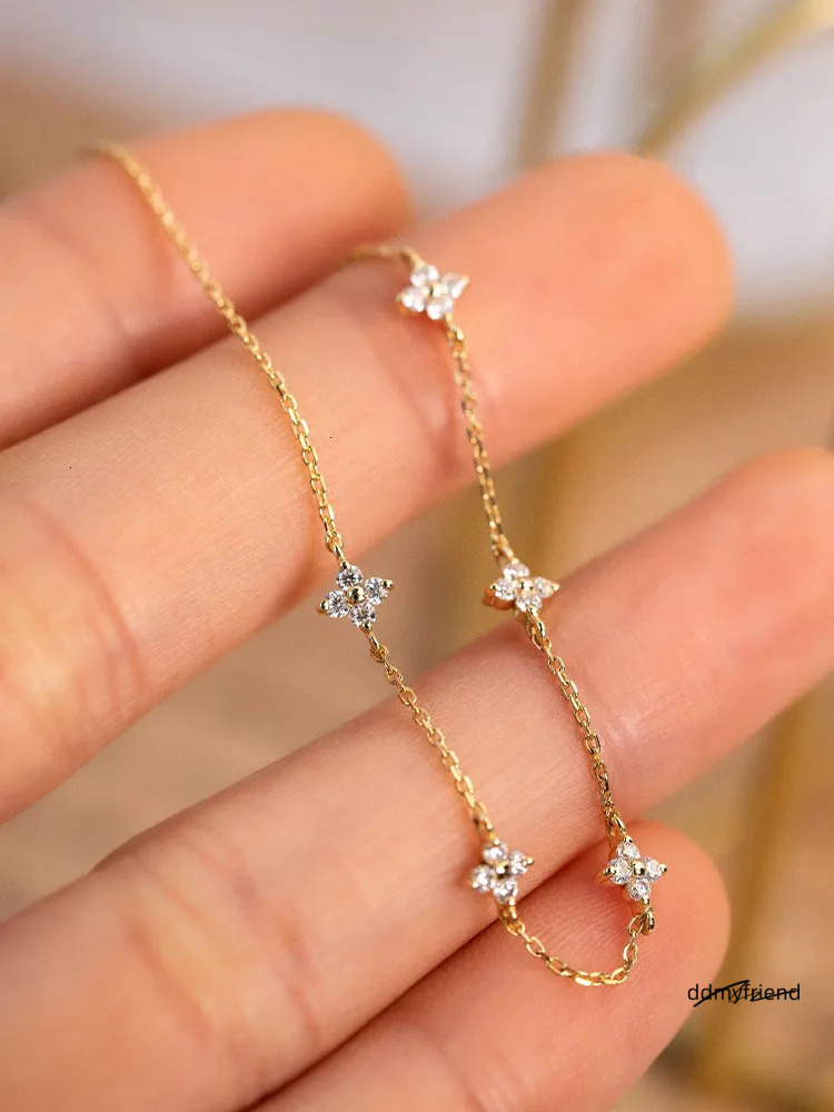 Designer Madam Flowing Light ~ S Plated Gold Four-Leaf Clover Star Bracelet Simple Zircon Pure Sier Women's Commuting ddmyfriend