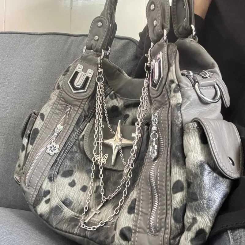 Large Capacity Tote Bags for Woman Leopard Print Shoulder Bag Chain Bolso Y2k Spice Girl Goth Sac Femme Original Bolsos Mujer Z250915