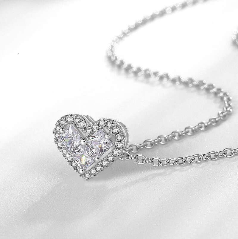 DZ076 New Creative Heart Pendant for Women Princess Imitation Necklace Wearable Collarbone Chain Jewelry