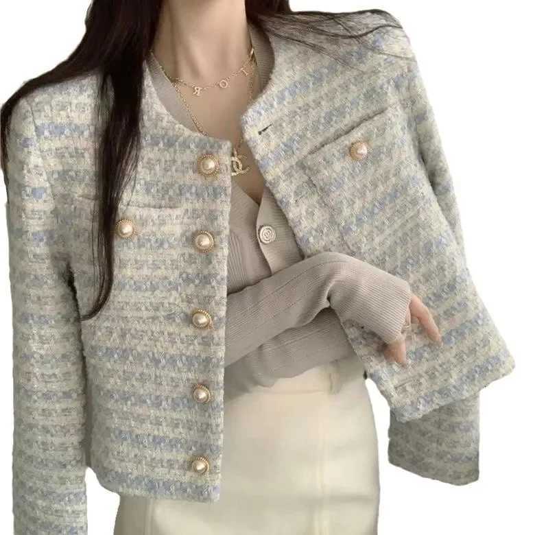 Elegant Tweed Style Womens Jacket Loose Fit Pearl Button Cardigan Cropped Top Autumn Winter 2024 New Arrival French Design Z250918