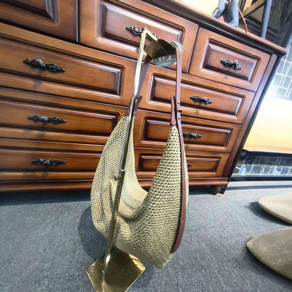 Hand-Woven Dumpling New Cowhide Crossbody Women's Casual Vacation Style Beach Straw Bag B5