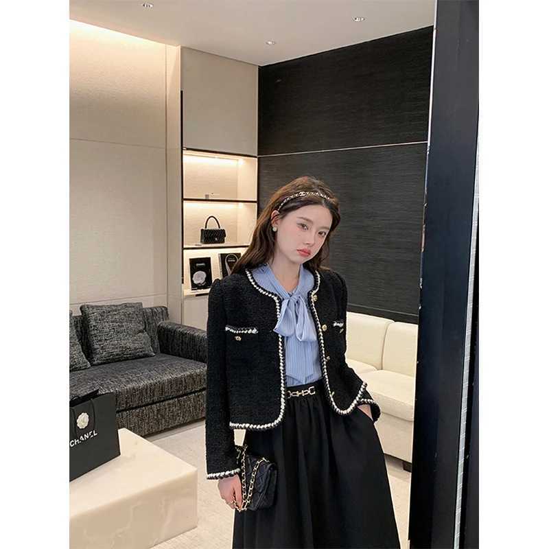 Vintage Cropped Tweed Jackets Women Elegant Black Thicken Coat Korean Single Breasted Blazer Casual Warm Short Outerwear Tops Z250918