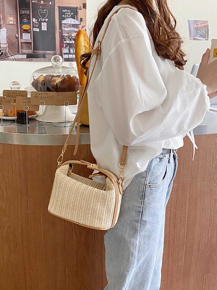 2025 new summer woven bag fashionable crossbody bag shoulder bag casual womens daily commuting bag vacation beach handbagXJ250918