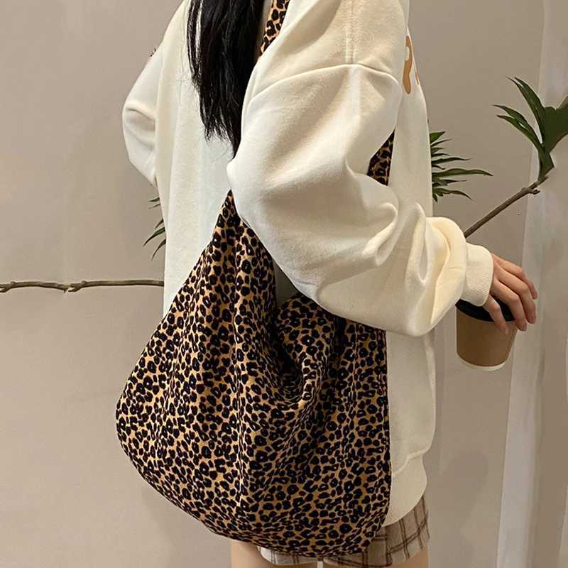 Female Leopard Print Messenger Bag Modern Shoulder Canvas Bag Student Diagonal Large Capacity Straddle Bag Z250915