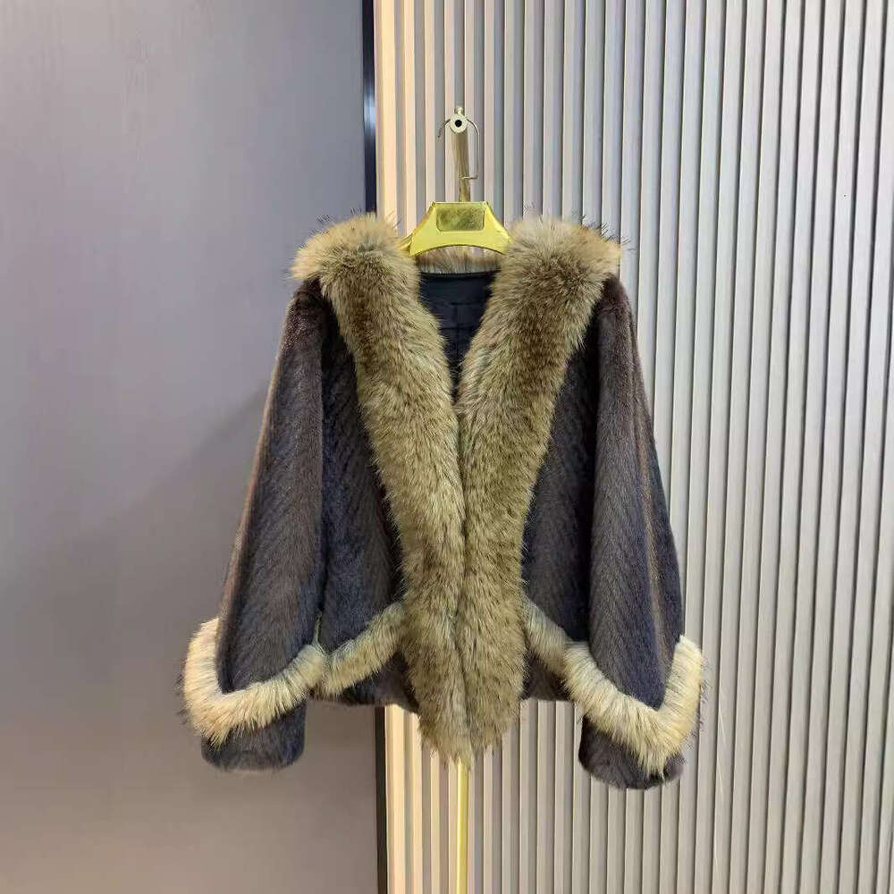 Luxury Design Goods Autumn Winter New European Mink Velvet Faux One-Piece Large Collar Short Fashion Age-Reducing Fur Coat