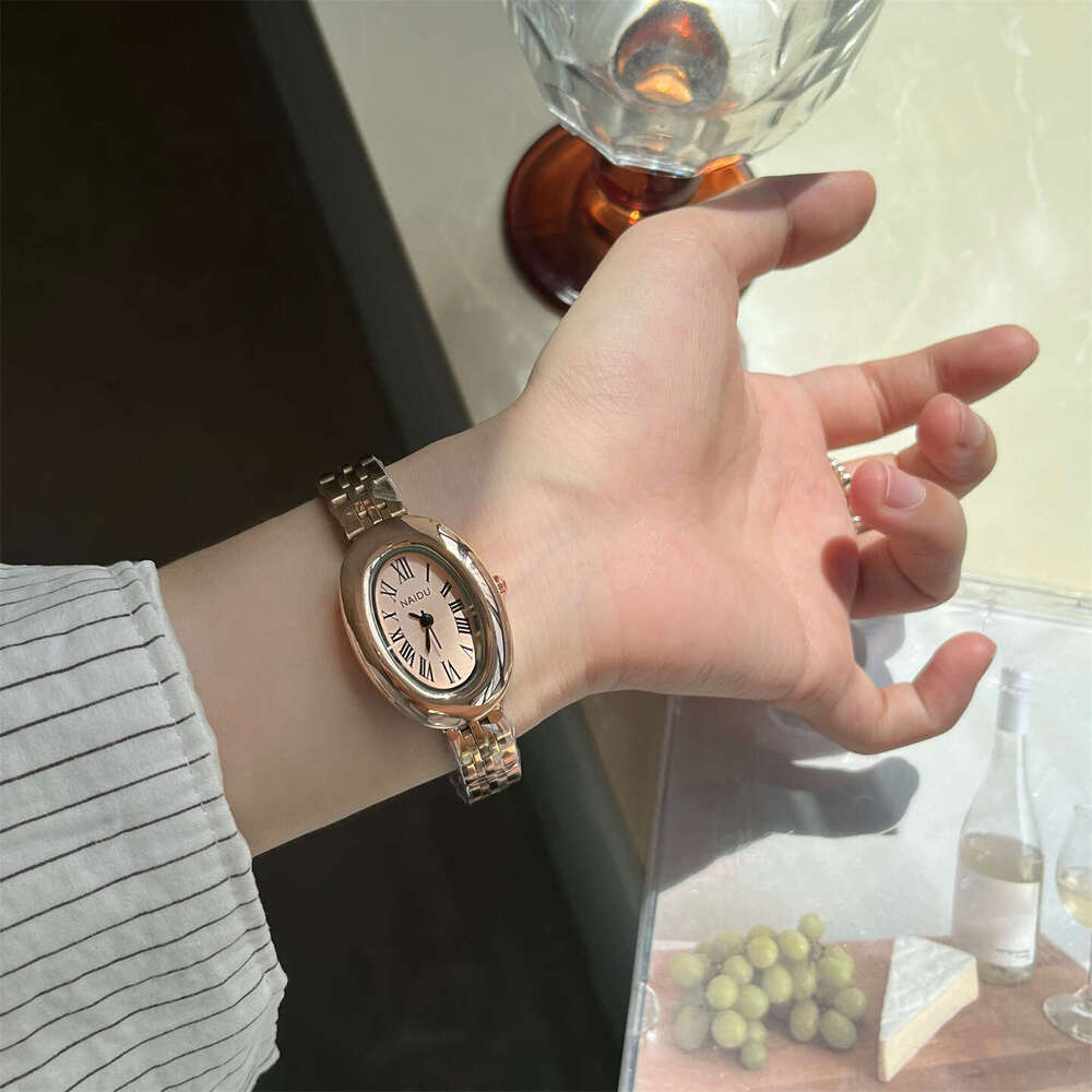 Bathtub Series Vintage Style Oval Dial Small Gold for Designer Women Fashion Quartz Watch