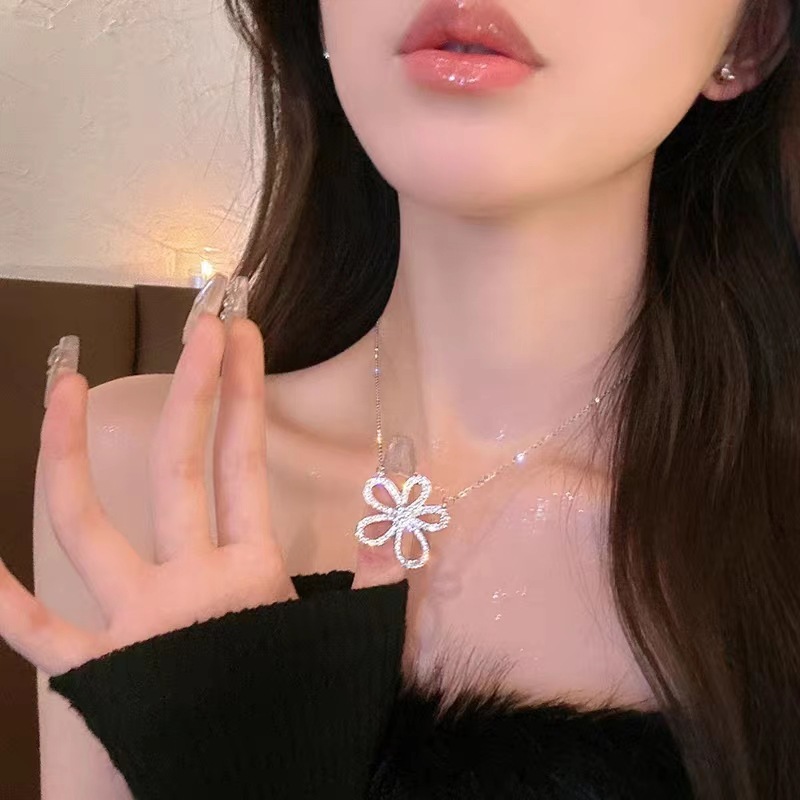 Titanium Steel Necklace Long Full Dia Five-Petal Flower Pendant Elegant Light Versatile Petal Sweater Chain Accessory Jewelry
