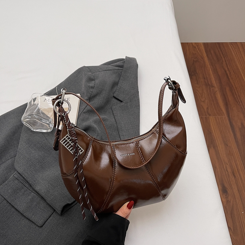 2025 Autumn New Fashion and Leisure Large Capacity Handbag, College Student Crossbody Bag, Daily Commuter, Advanced Multi functional Women's Hand