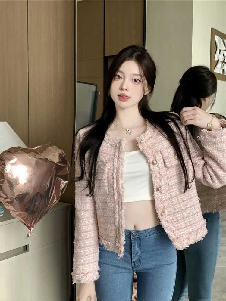 Elegant New Autumn Winter Tweed Short Coat Fine Knitwear Fashion Tassel Trim Stylish Womens Woolen Jacket Quality Z250918