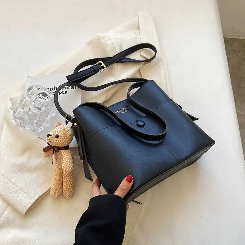 Fashion 2025 Spring Women Tote Bag Fashionable Bucket Purse Versatile Shoulder Crossbody HandbagsXJ250918