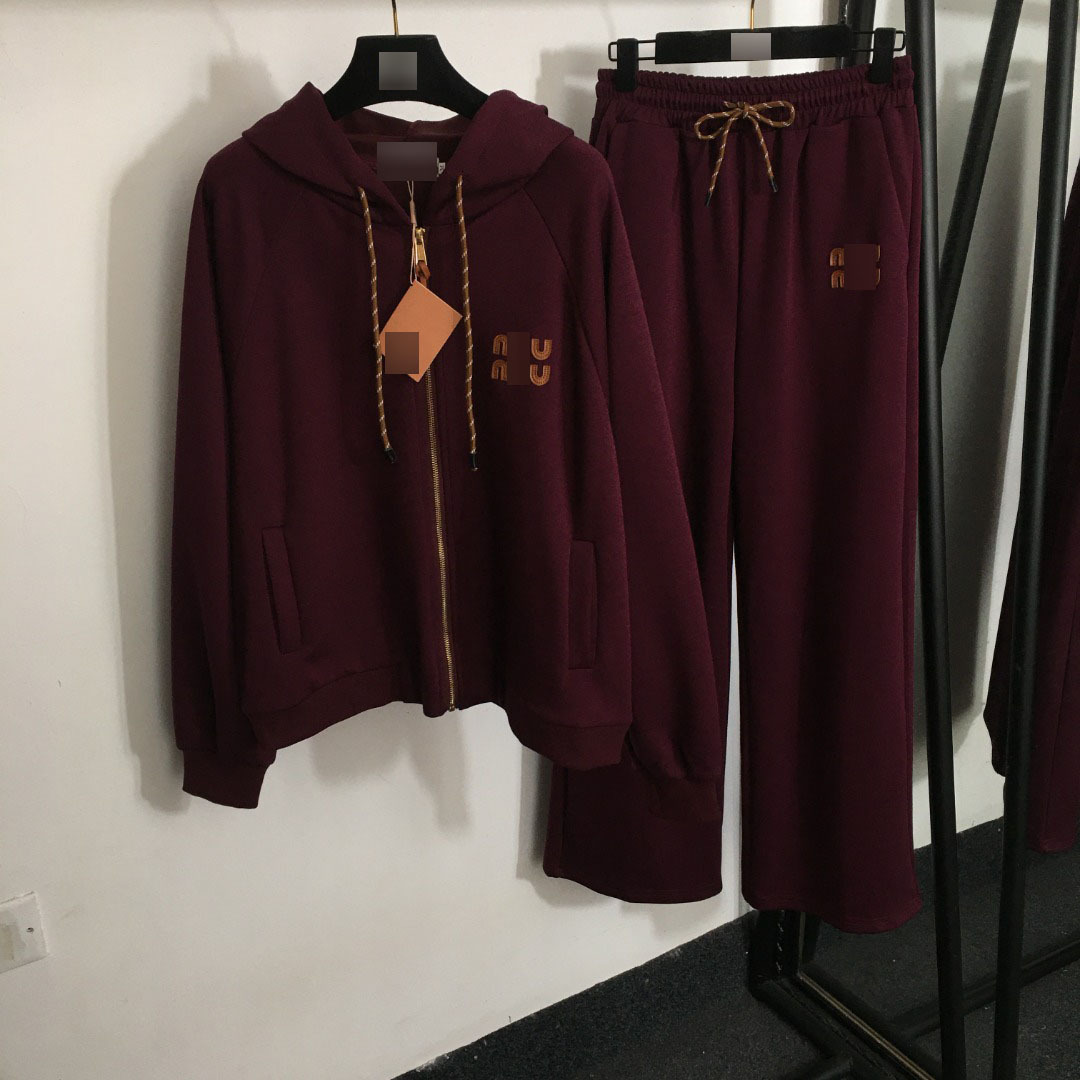 Designer Tracksuits Womens Tracksuits 1:1 Pure Cotton Luxury 25 New Sport Set Leather Label Logo Embroidered Patchwork Side Exercise running jogger elastic waist