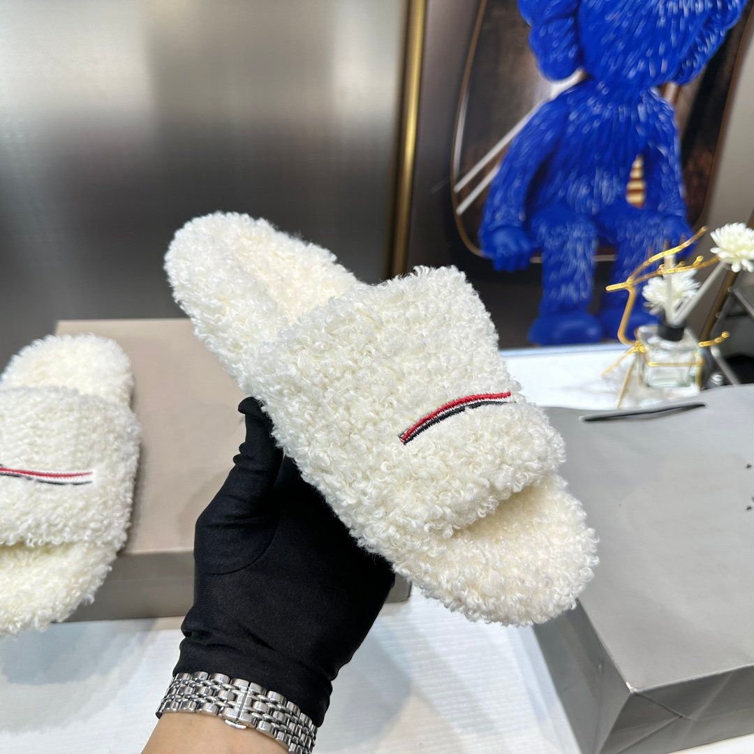 Fashion Plush Slides Designer Men Women Slippers Home Outside Wool Winter Lamb Fur Fluffy Furry Warm Letters Sandals Comfortable Flip Flop Slipper 35-
