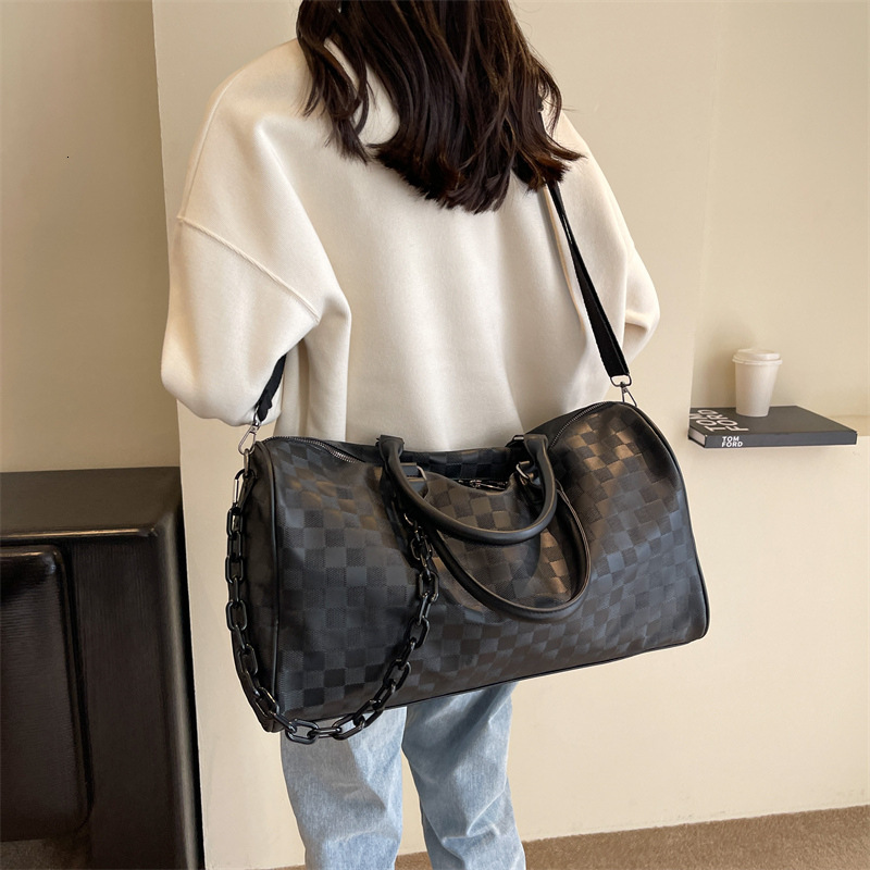 Simple Stylish Large Capacity Women's Fitness Bag luxury Versatile Women's Shoulder Bag Autumn New Designer Bag Checkered Pattern Women'