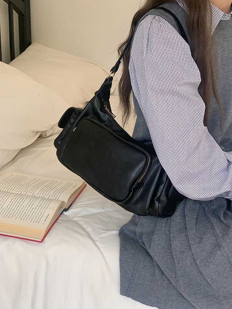 2025 new retro bag fashionable and casual punk motorcycle womens bag womens daily commuting bag crossbody bag shoulder bagXJ250918