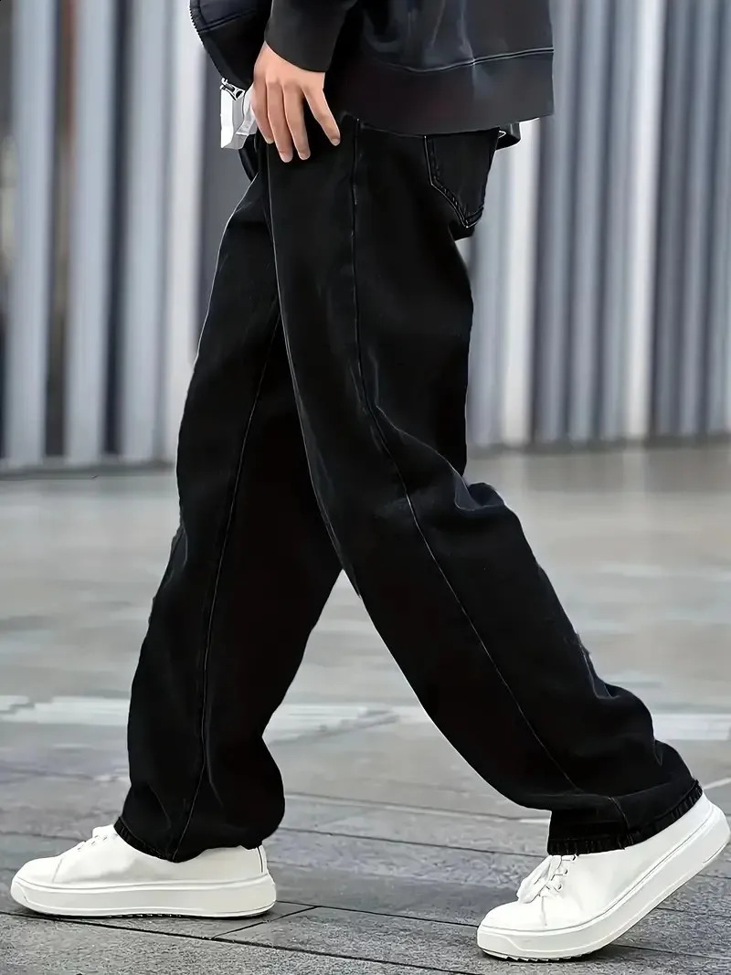 Mens loose and comfortable jeans 250918