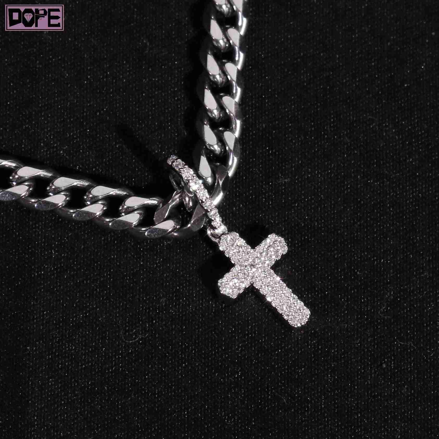 Hot Selling Cross Pendant Tiny Mini Cross Charm Kids 925 Silver Iced Out Jewelry VVS Customized Trend Moissanite Pendant