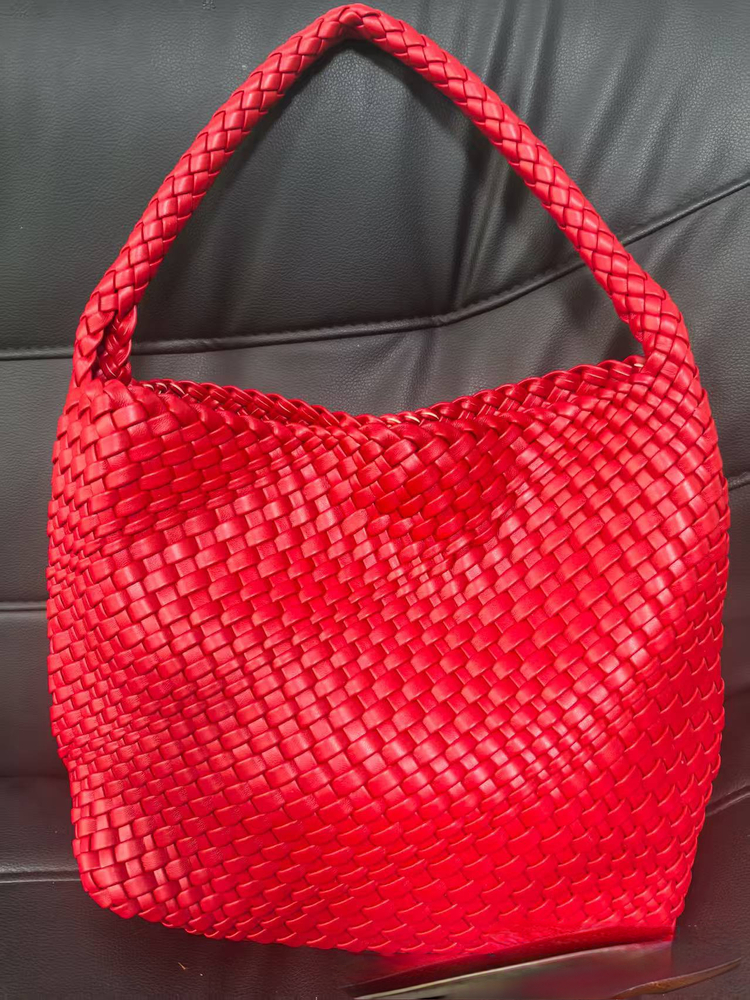 Trendy And Fashionable Must have New Handmade Woven Handbag For Spicy design Girls Women s Shoulder Bag Large Capacity Autumn New Designer Bag Versati