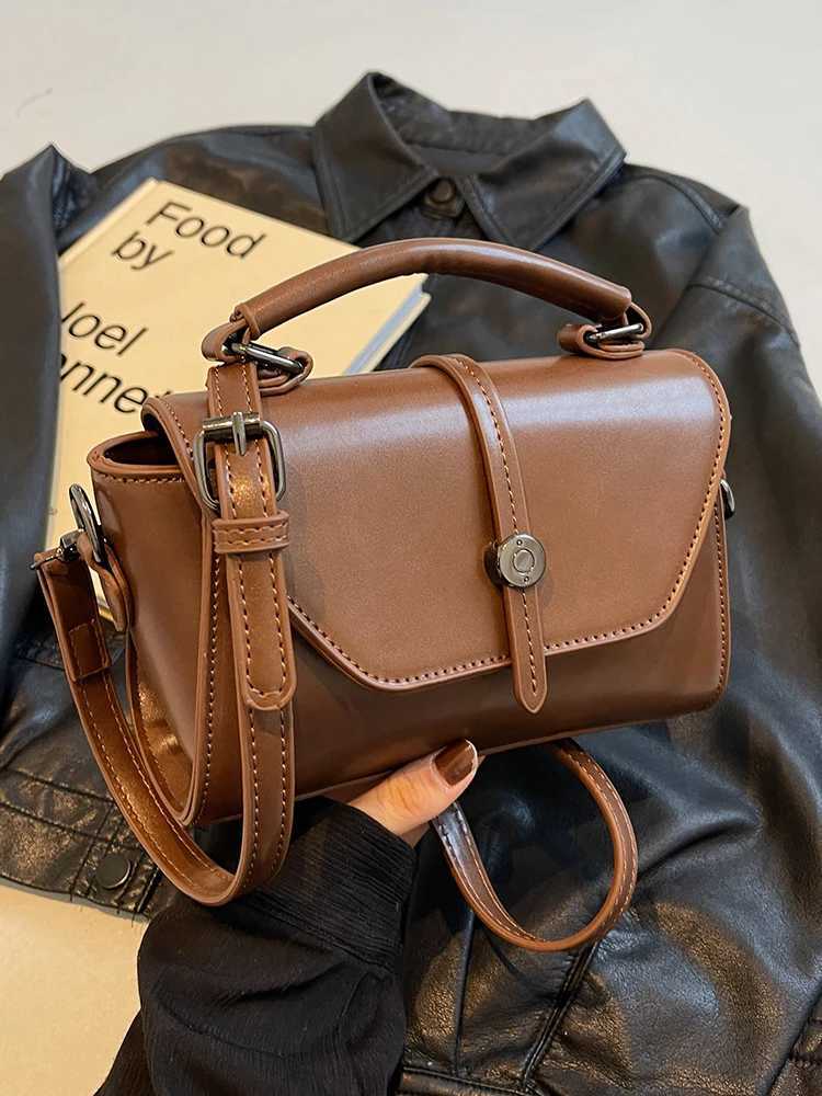 Faionable Retro Womens Crossbody Bag Handbag Soft PU Leather Magnetic Bule Closure Small Square Bag for Casual OcnsXJ250918