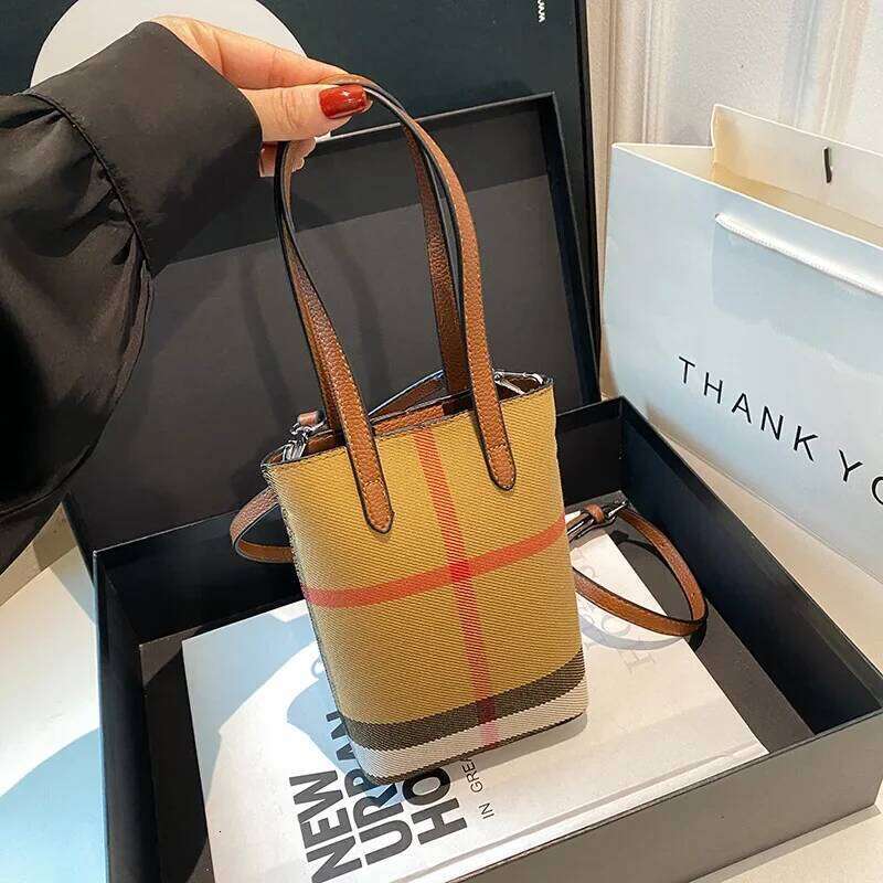 Fashionable Color Block Women's Shoulder Crossbody Bucket Bag Handbag Stylish Design High End Feeling New Hot Sale Of The Season