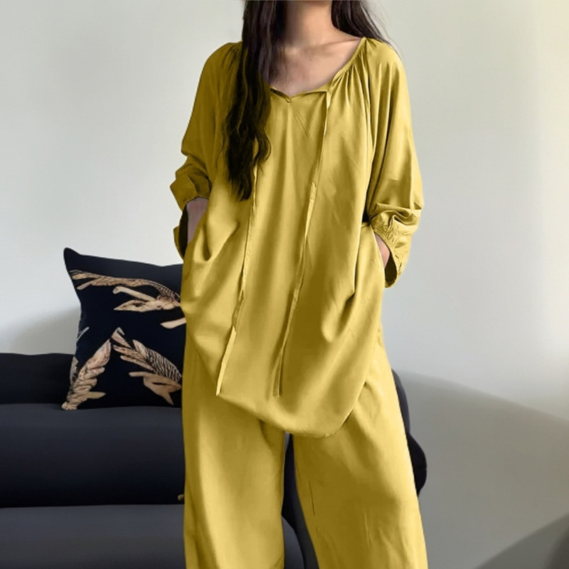 X211-Womens Extra Plush Coral-Hued Slippers-Like Pajama Coat Ideal for Relaxed Living Spaces