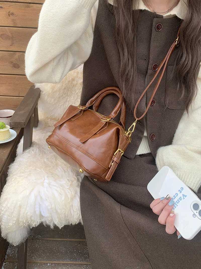 Retro Casual Womens Pillow Shoulder Bags Simple Portable Ladies Crossbody Bag Fashion PU Leather Female Bowling Purse HandbagsXJ250918