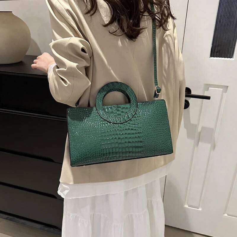 Crocodile Pattern Leisure 2025 New In Large Capacity Commuting Retro Single Shoulder Diagonal Straddle Women's Armpit Hand Bag