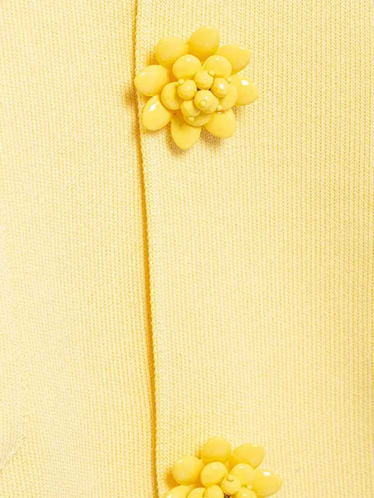 Flower Single Breasted Kntted Cardigans Women Loose Yellow Elegant Turndown Collar Sweaters 2025 Spring Casual Top Lady Coat Z250918